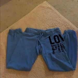 Love pink blue cropped pants.